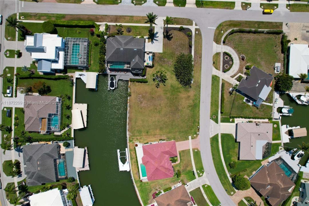 903 Juniper Ct, Marco Island, Florida 34145