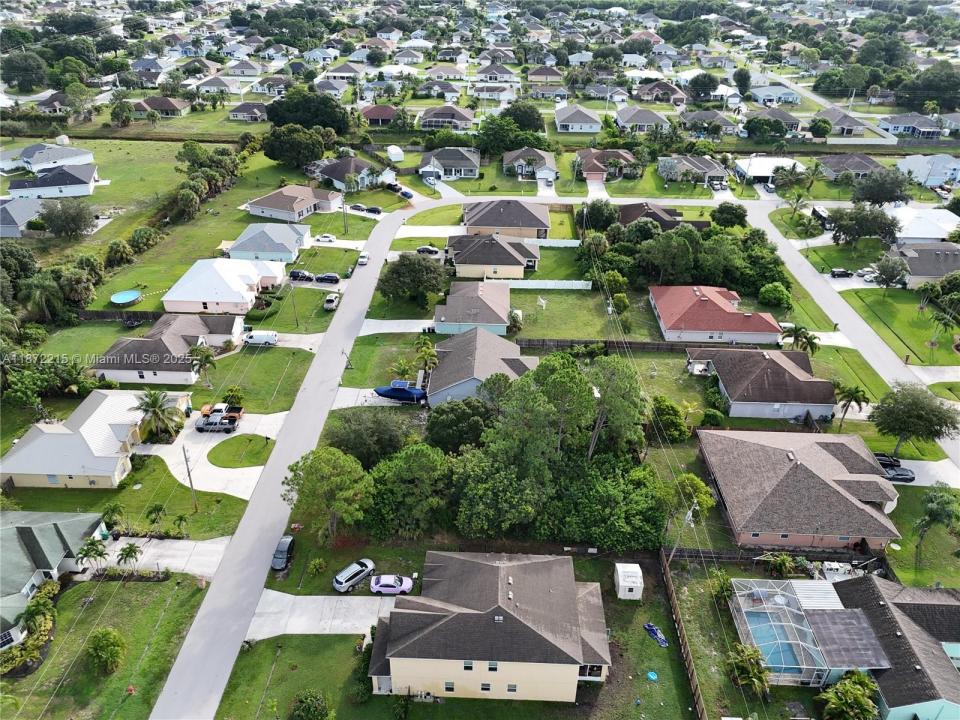 1080 Ingrassina Ave, Port St. Lucie, Florida 34953