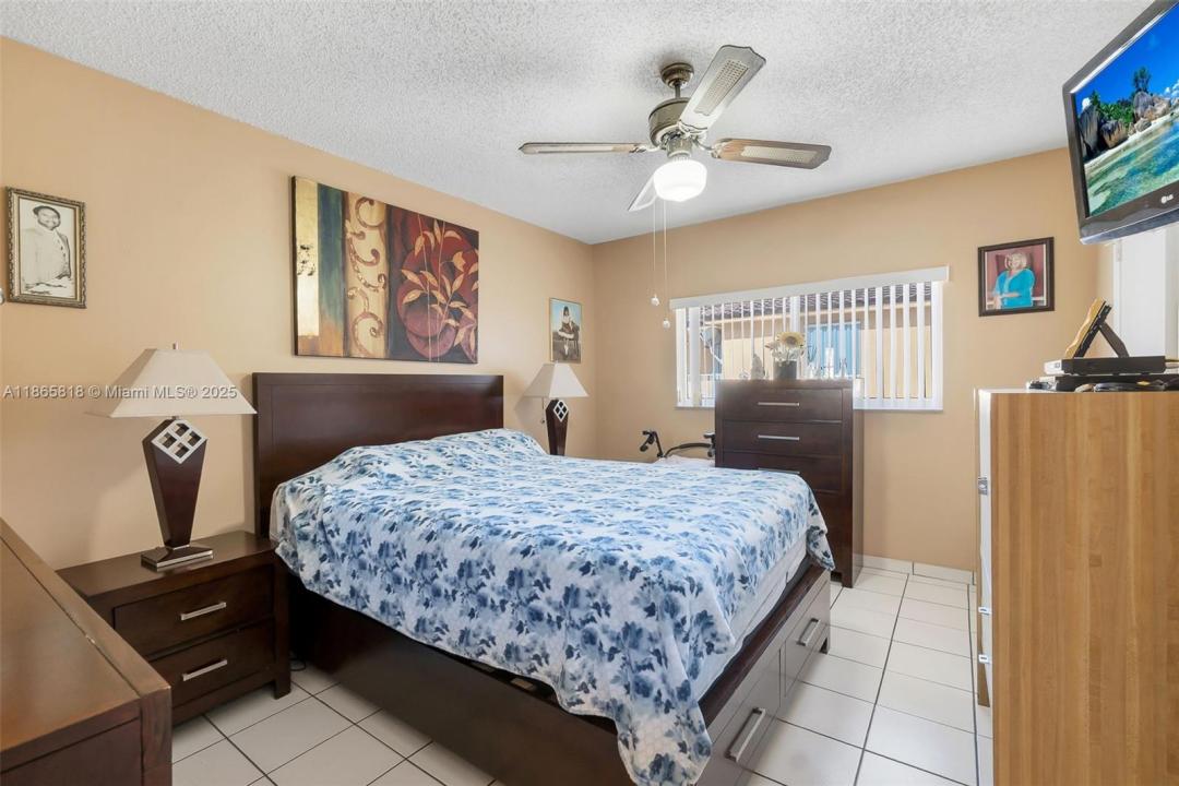 7698 W 34th Ln 10-202, Hialeah, Florida 33018, Estados Unidos