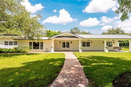 8845 SW 116th St, Miami, Florida 33176, USA
