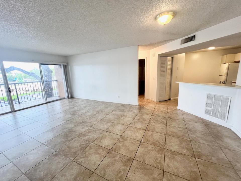 8977 Wiles Rd 205, Coral Springs, פלורידה 33067, ארצות הברית של אמריקה 