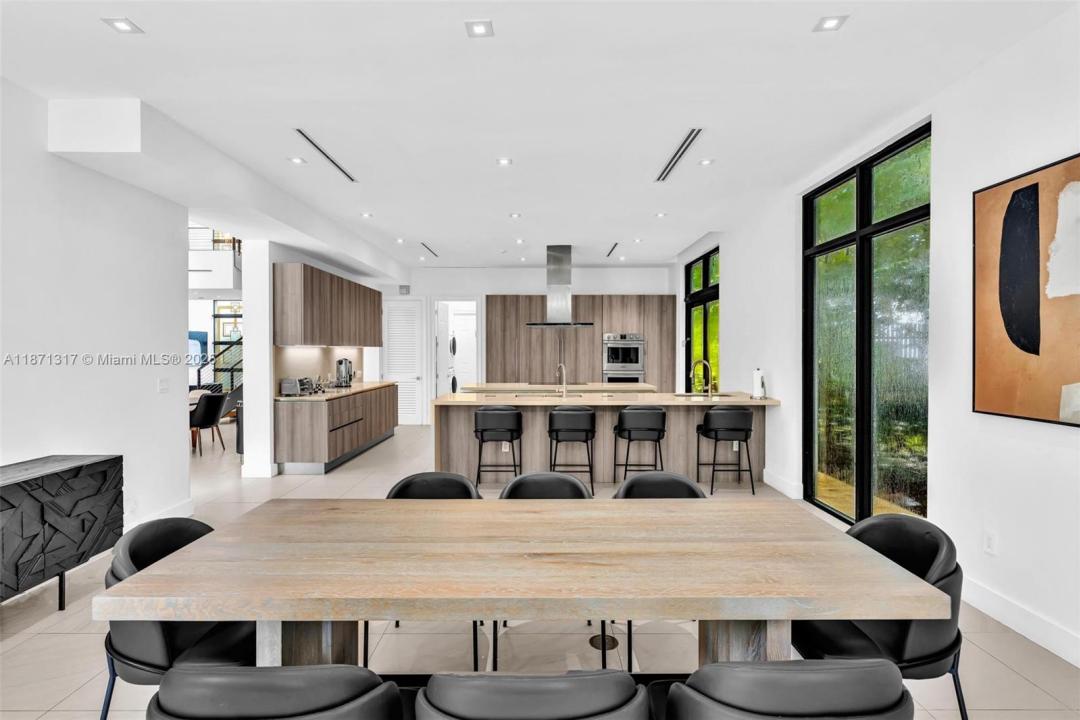 1350 98th St, Bay Harbor Islands, Floryda 33154, USA