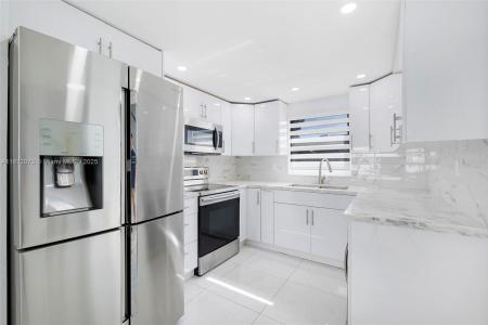 6524 W 3rd Ave, Hialeah, Florida 33012, USA