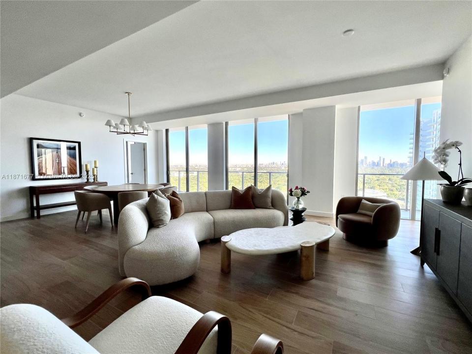 2678 Tigertail Ave 2006, Coconut Grove, Florida 33133, Amerika Birleşik Devletleri