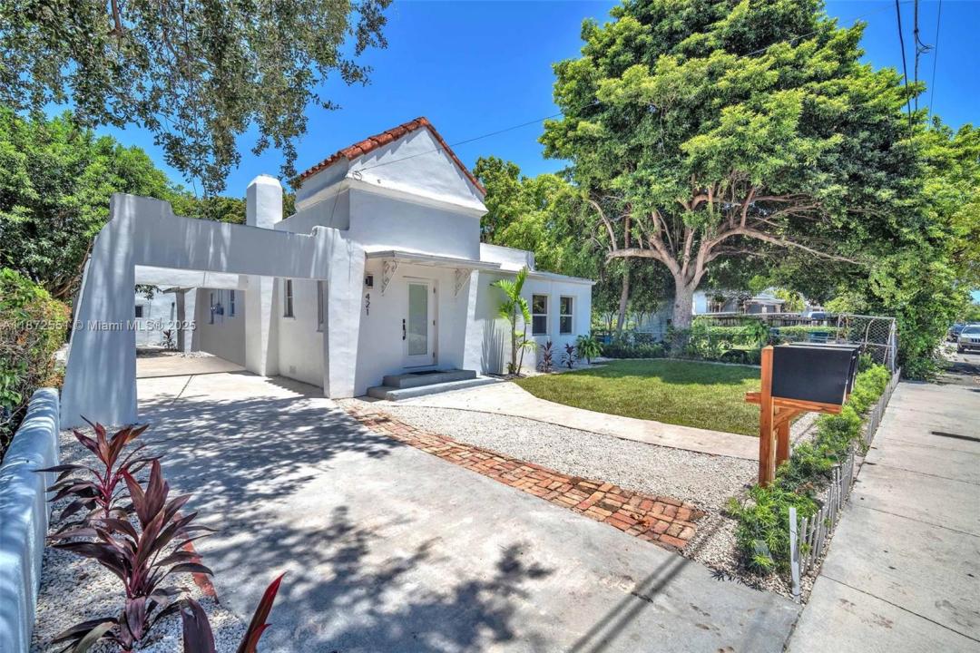 421 NW 59th St, Miami, フロリダ 33127, アメリカ合衆国