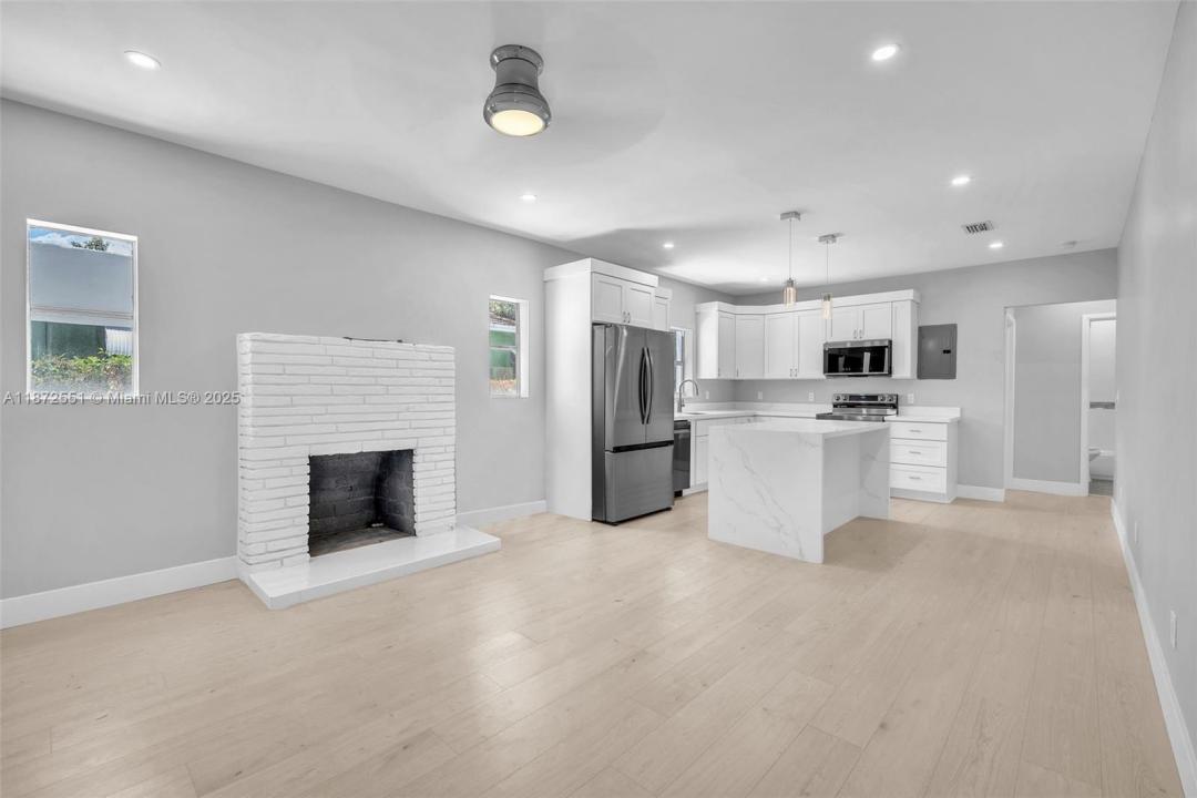 421 NW 59th St, Miami, フロリダ 33127, アメリカ合衆国