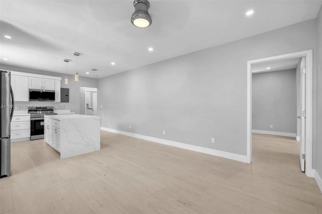 421 NW 59th St, Miami, フロリダ 33127, アメリカ合衆国