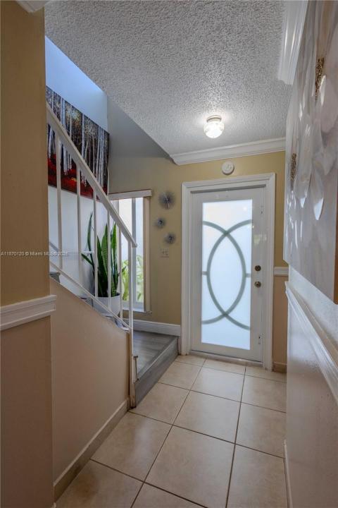 2435 SW 11th St 9-B, Miami, Floride 33135, États-Unis