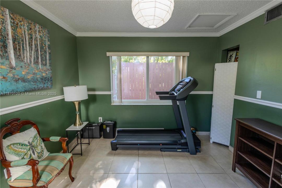 2435 SW 11th St 9-B, Miami, Floride 33135, États-Unis