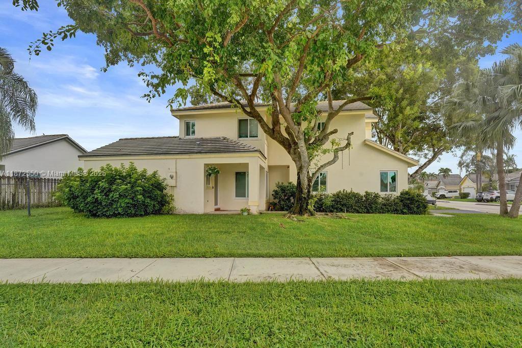 2747 Pinewood Ct, Davie, Florida 33328, USA