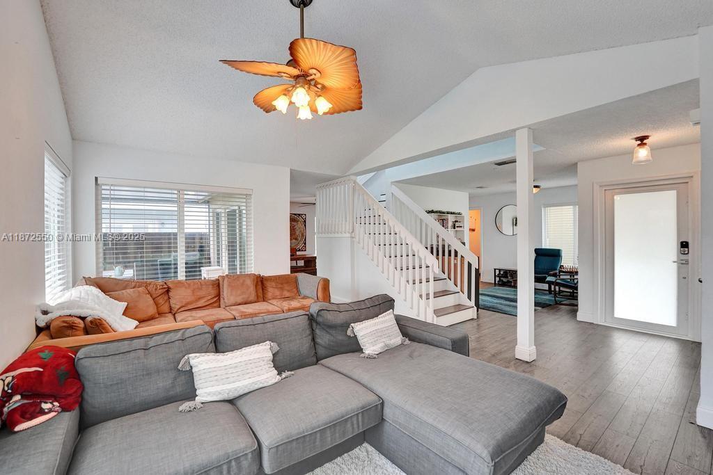 2747 Pinewood Ct, Davie, Florida 33328, USA
