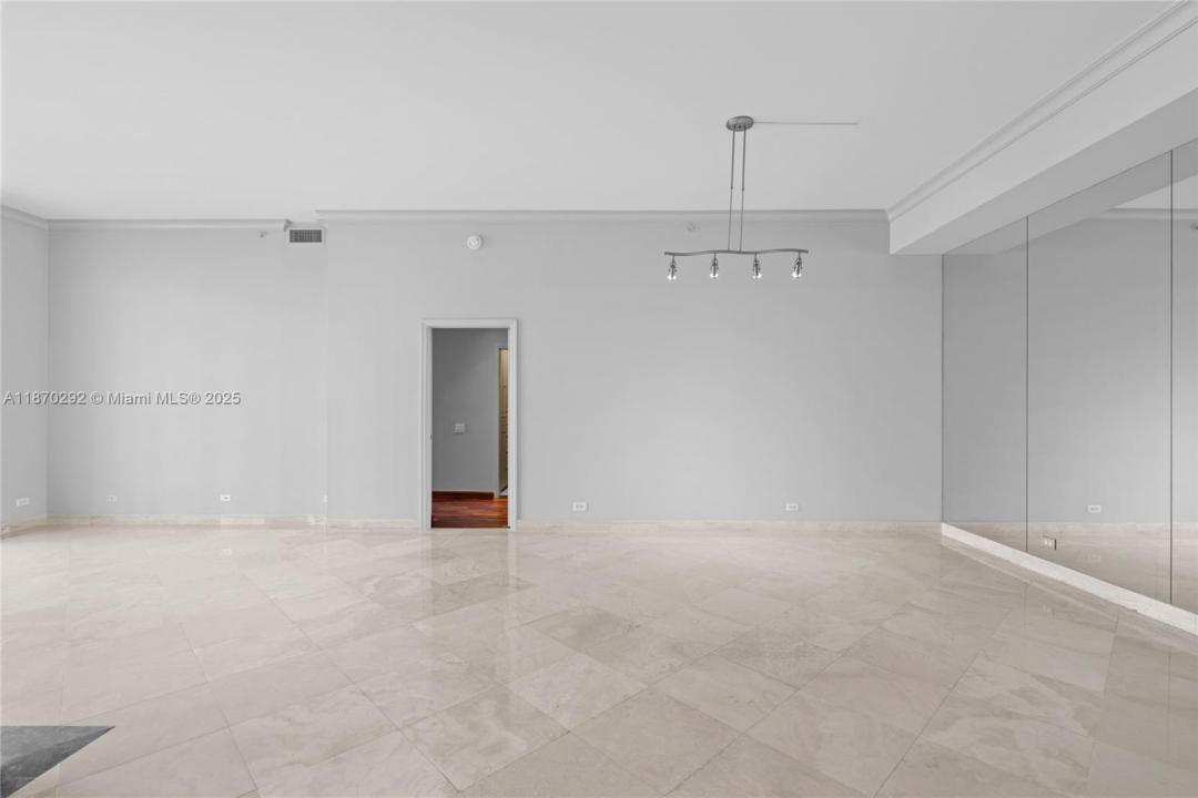 888 Brickell Key Dr 408, Miami, Флорида 33131, Соединенные Штаты