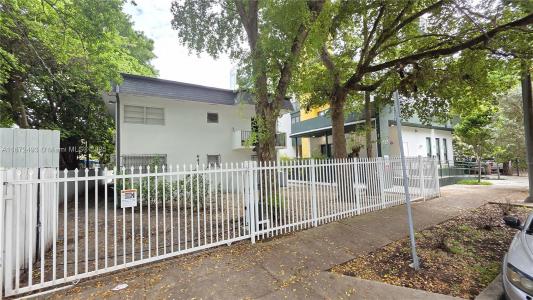 641 NW 2nd St 2, Miami, Florida 33128, USA