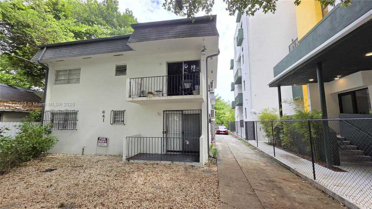 641 NW 2nd St 2, Miami, Florida 33128