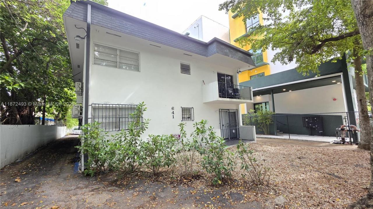 641 NW 2nd St 2, Miami, Florida 33128