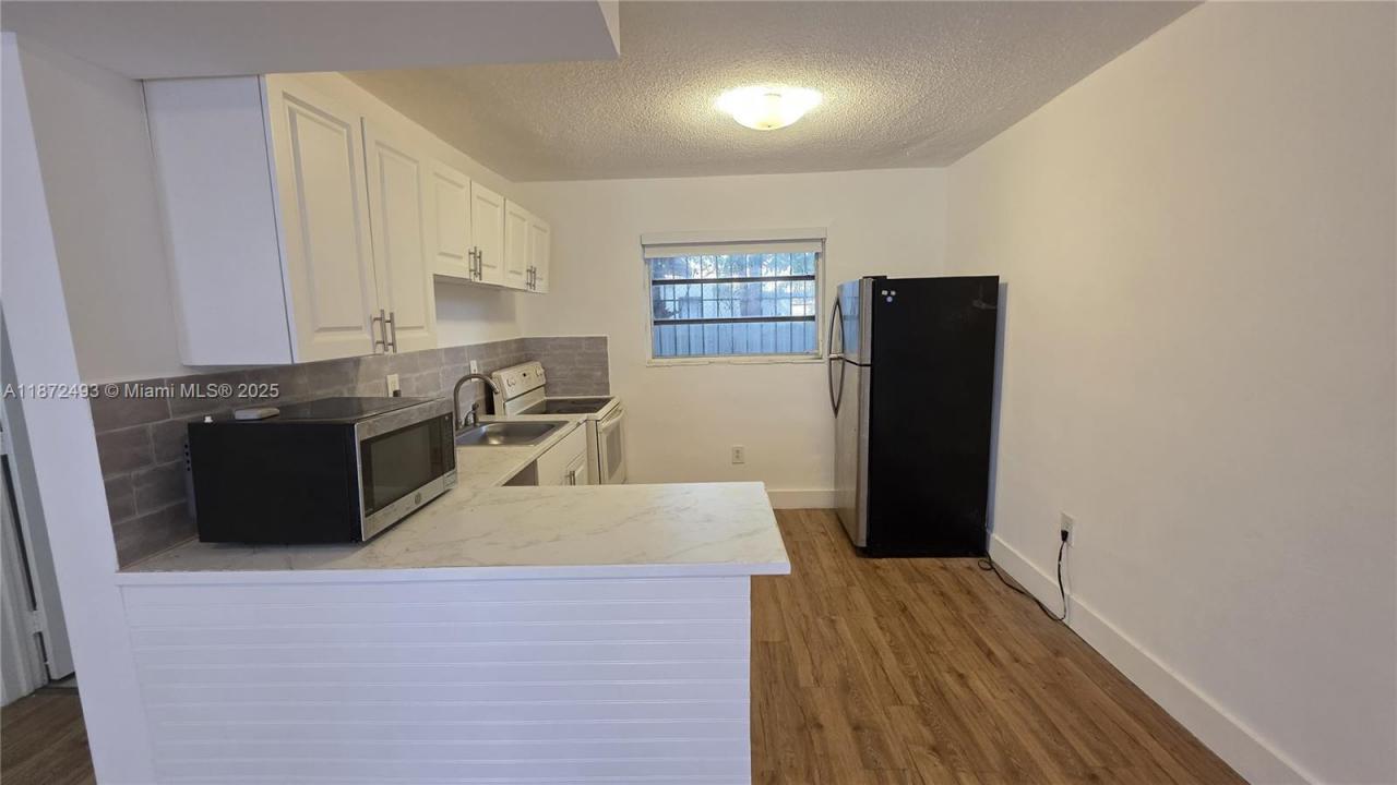 641 NW 2nd St 2, Miami, Florida 33128