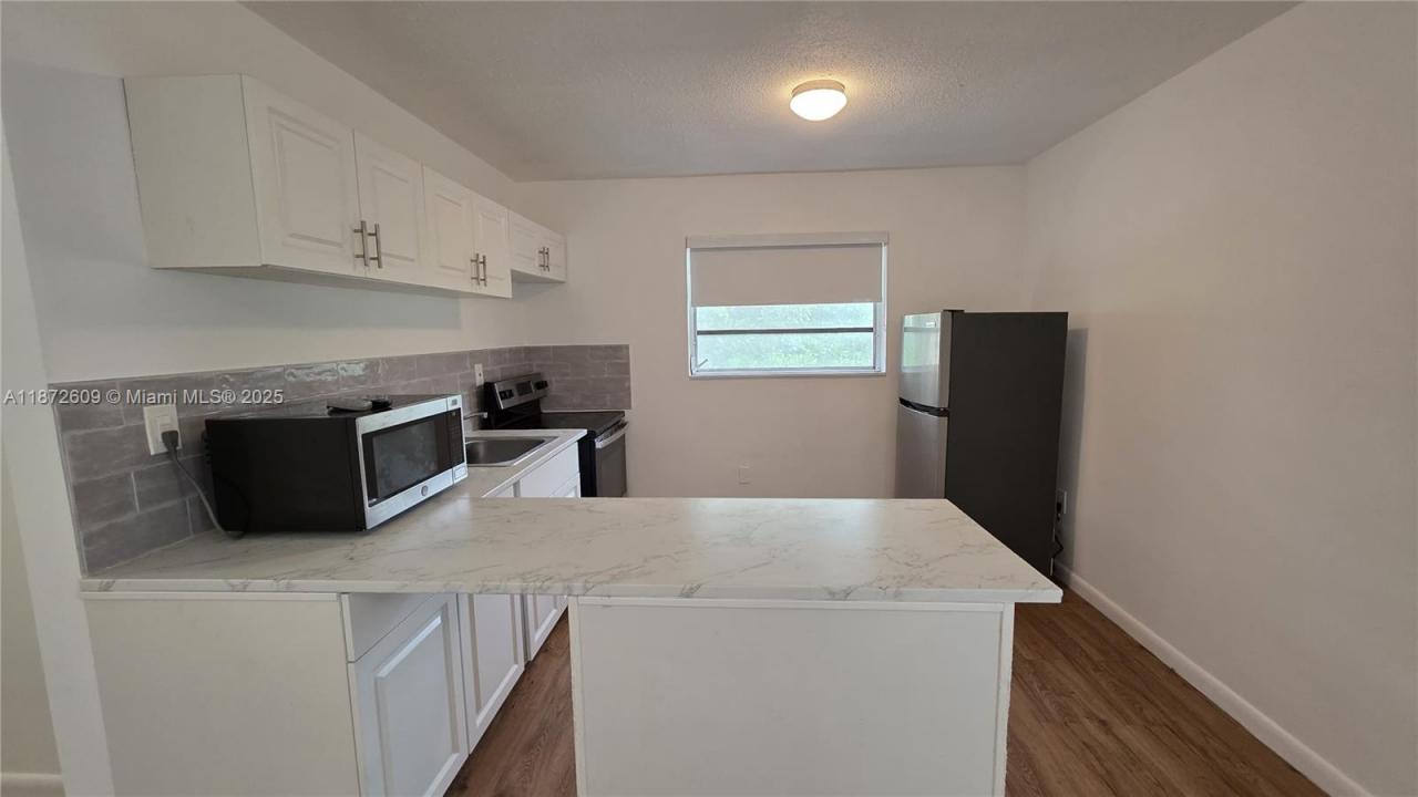641 NW 2nd St 6, Miami, Floride 33128, États-Unis