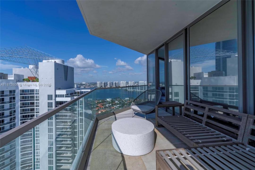 18975 Collins Ave 3004, Sunny Isles Beach, Florida 33160, USA