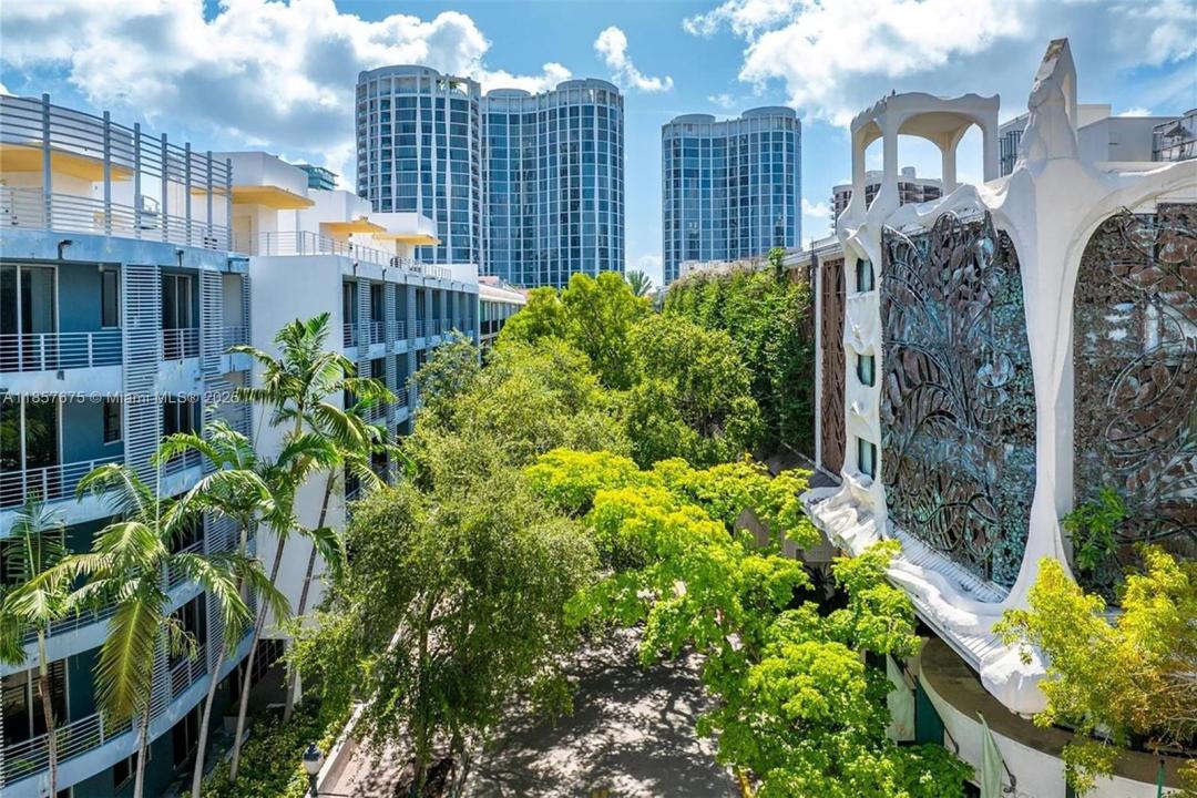 3339 Virginia Street 301, Miami, Florida 33133
