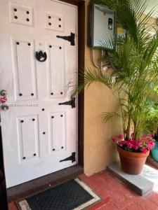 14188 SW 145th Pl 1, Miami, Florida 33186, USA