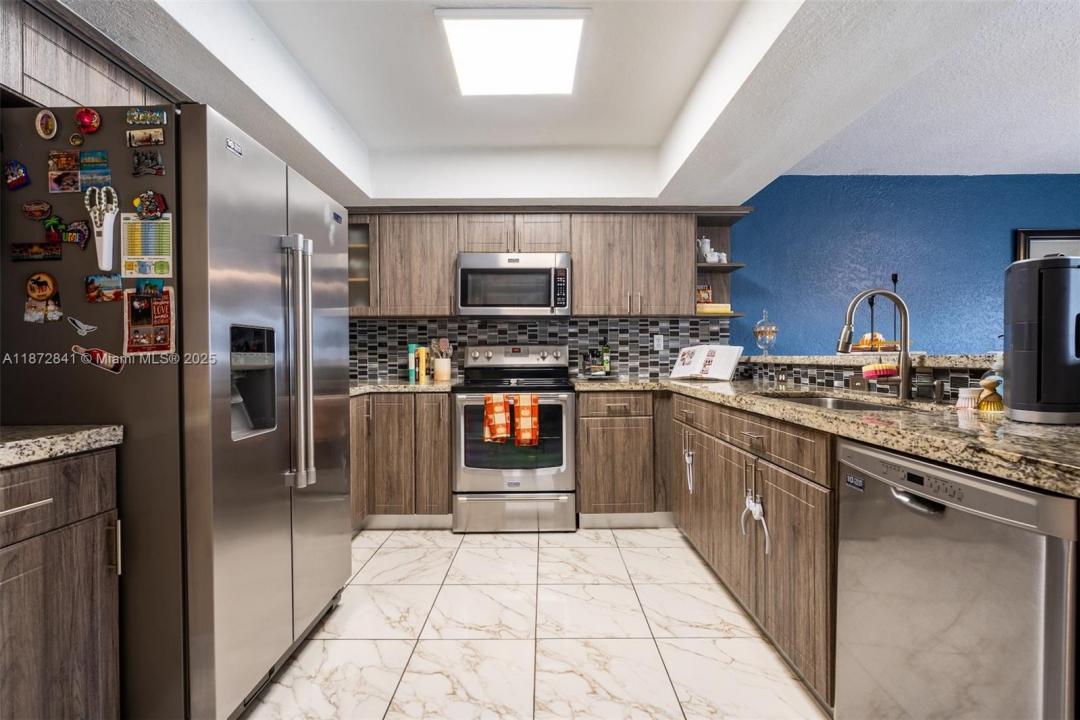 7305 W 2nd Ct, Hialeah, Florida 33014, Estados Unidos