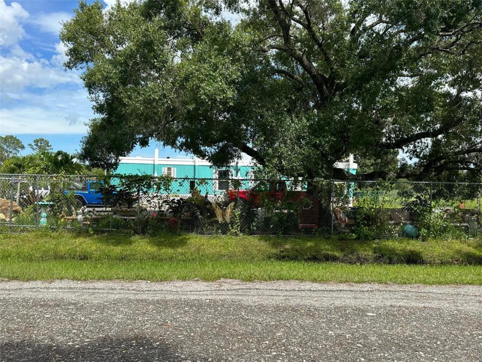 675 S ORANGE, Clewiston, Florida 33440, Estados Unidos