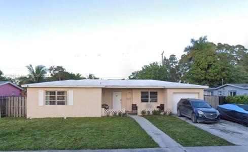 4361 NW 35th Ter, Lauderdale Lakes, Florida 33309, USA