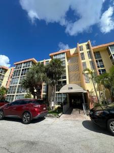 210 172nd St 227, Sunny Isles Beach, Florida 33160, USA