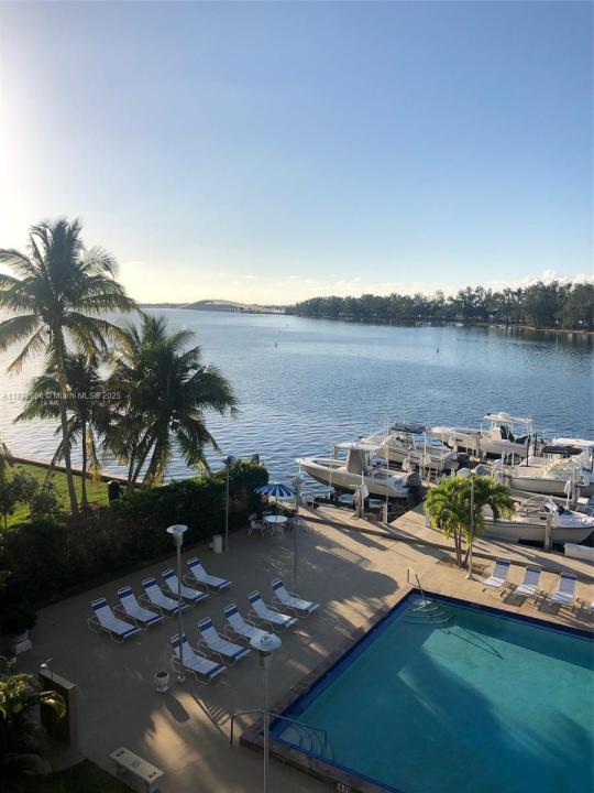 150 SE 25th Rd 3M, Miami, פלורידה 33129, ארצות הברית של אמריקה 