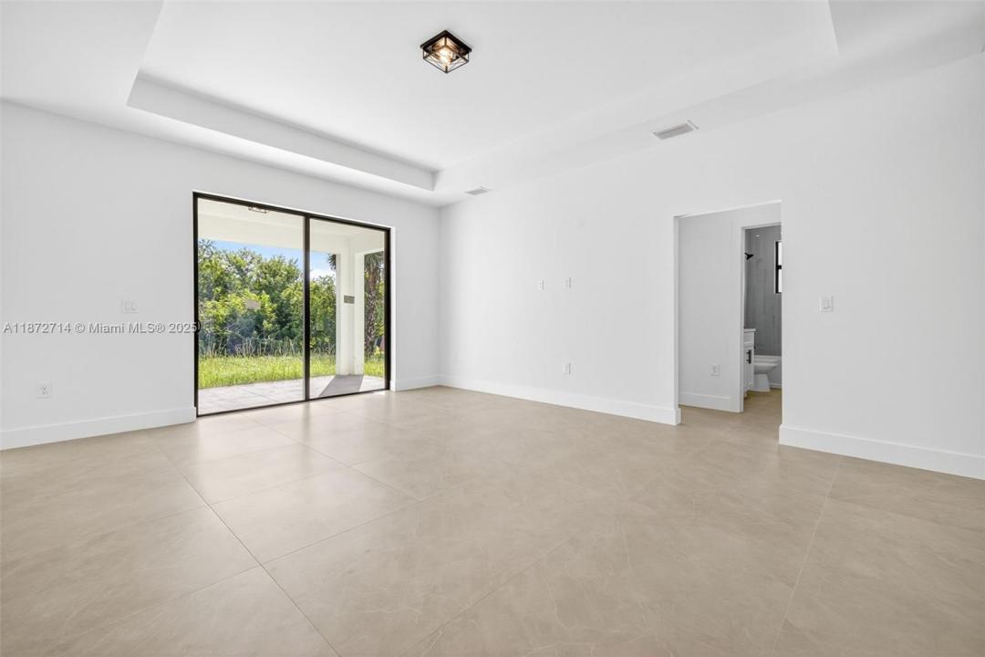 333 Pinehurst Ave, Lehigh Acres, Floride 33974, États-Unis