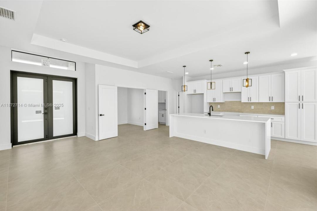 333 Pinehurst Ave, Lehigh Acres, Floride 33974, États-Unis