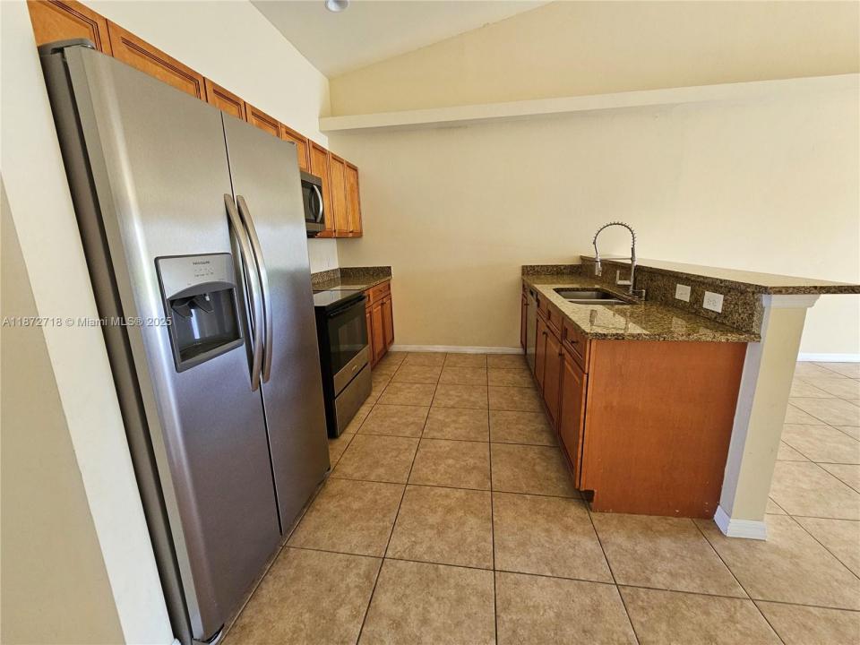 134 SE 12th St -, Cape Coral, Флорида 33990, Соединенные Штаты