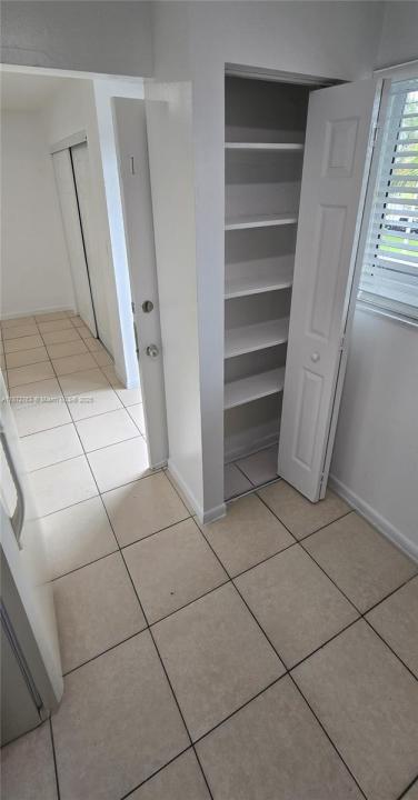 10900 SW 196th St 321, Cutler Bay, Floryda 33157, USA