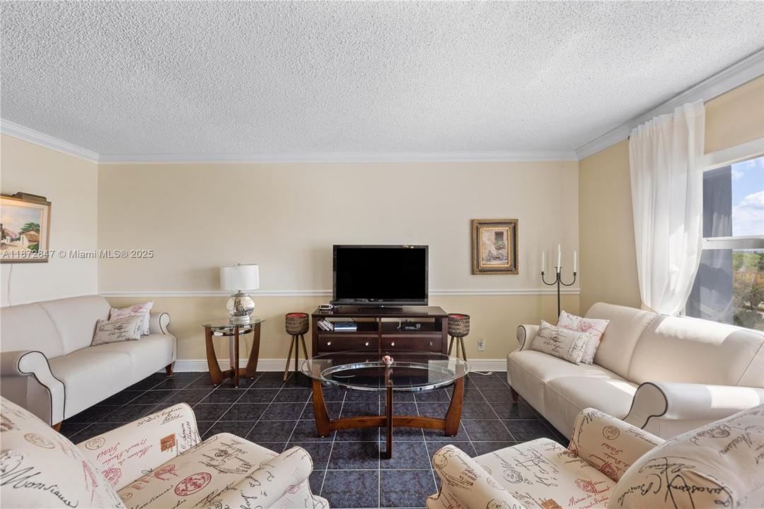 200 Diplomat Pkwy 732, Hallandale Beach, Florida 33009, USA