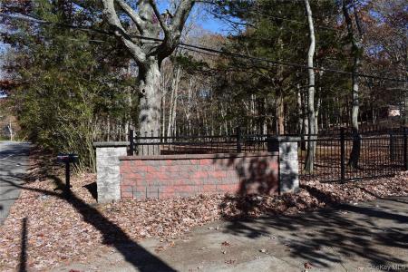 200 Bagatelle Road, Huntington, New York 11747, États-Unis