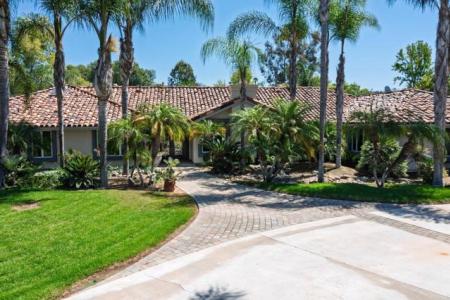 Sugarbush Drive, Vista, California 92084, Estados Unidos