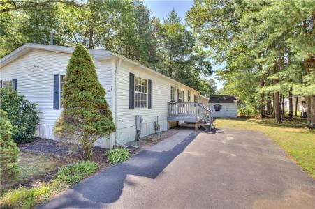 35 Liena Rose Way, Coventry, Rhode Island 02816
