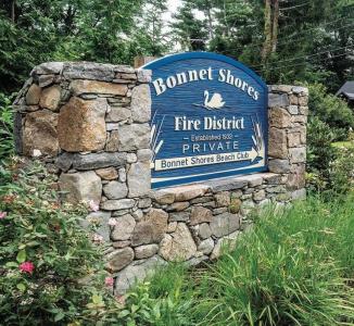 53 Bonnet Shores Road, Narragansett, RI 02882, USA