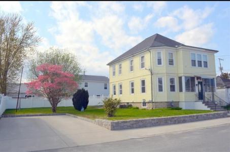 9 Apulia Street, East Providence, RI 02914, USA
