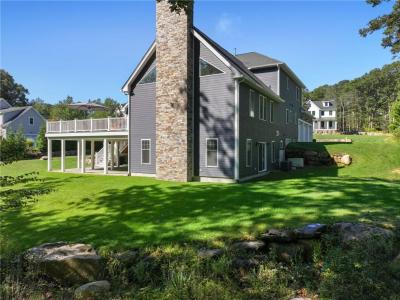 25 Rock Way, East Greenwich, Rhode Island 02818, USA