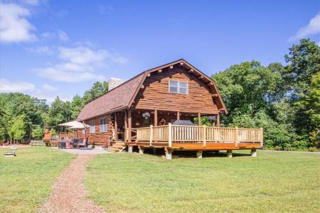445 Maureen Circle, Burrillville, Rhode Island 02839