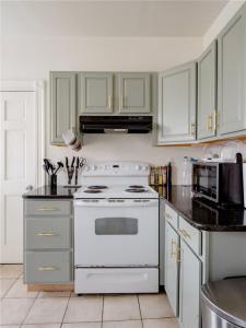 10 Carleton Street, Providence, Rhode Island 02908, USA