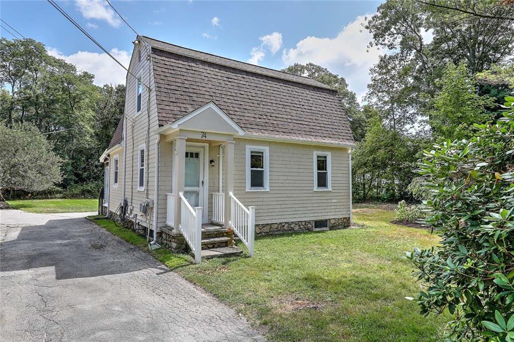 74 Crandall Road, Tiverton, Rhode Island 02878, USA