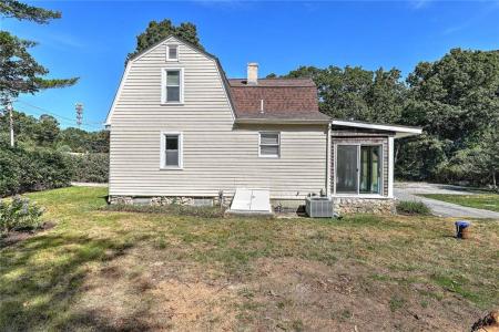 74 Crandall Road, Tiverton, Rhode Island 02878, USA