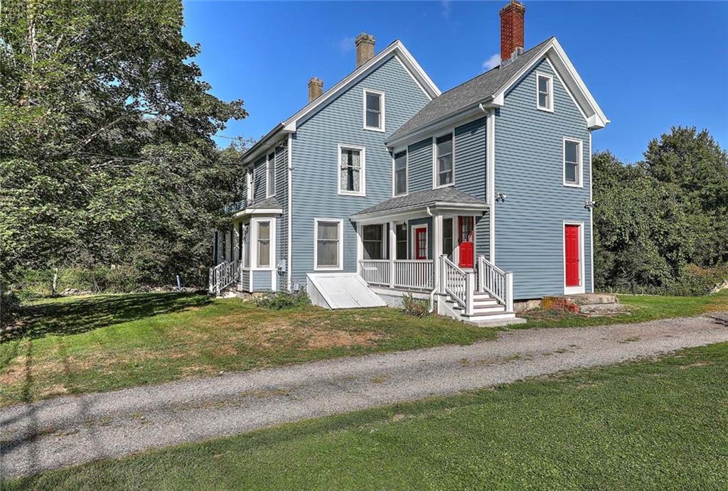 114 East Road, Tiverton, Rhode Island 02878, USA