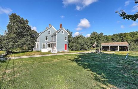 114 East Road, Tiverton, Rhode Island 02878, USA