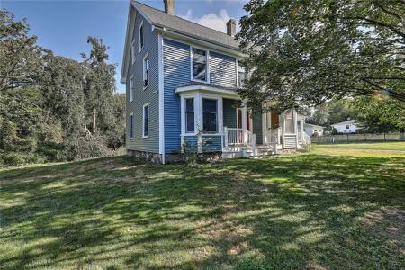 114 East Road, Tiverton, Rhode Island 02878, USA