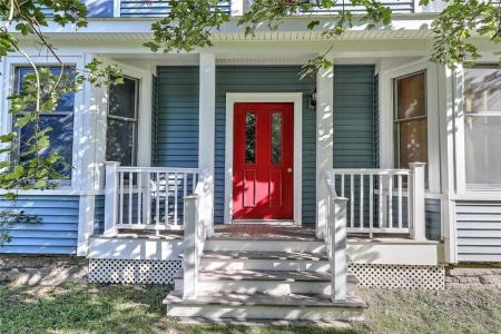 114 East Road, Tiverton, Rhode Island 02878, USA