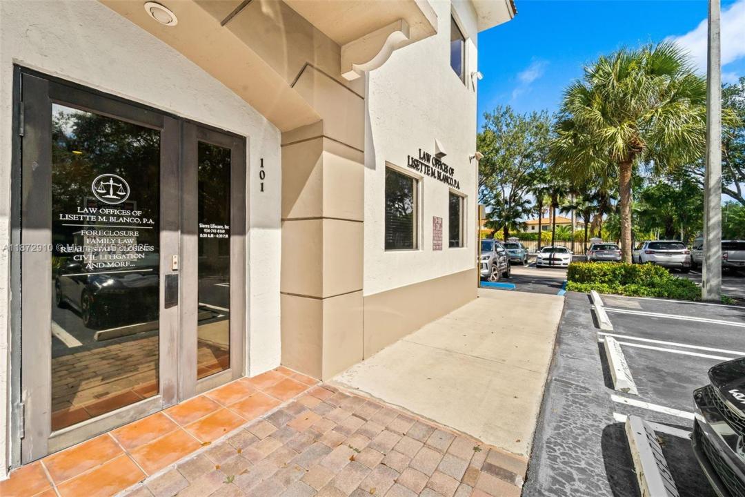 7900 NW 155th St 101, Miami Lakes, Florida 33016, HOA KỲ