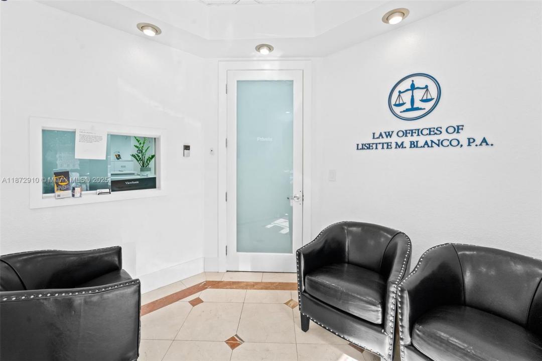 7900 NW 155th St 101, Miami Lakes, Florida 33016, HOA KỲ